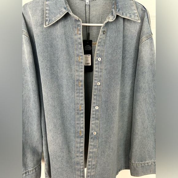 NWT Fashion Nova No hard feelings denim shirt light wash size small - Picture 5 of 8